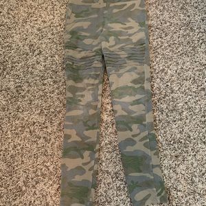 Camo leggings